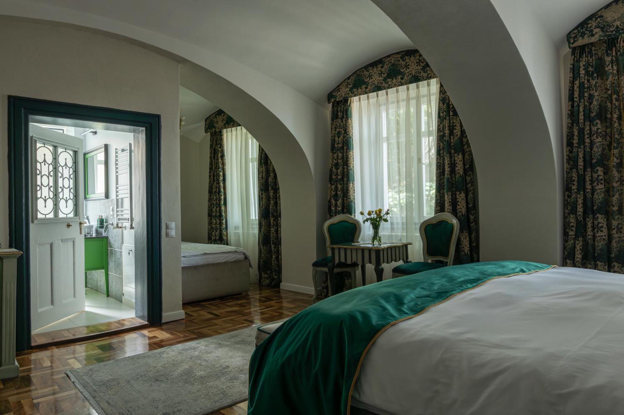 Magister Seven Bed & Breakfast Sibiu Exterior photo